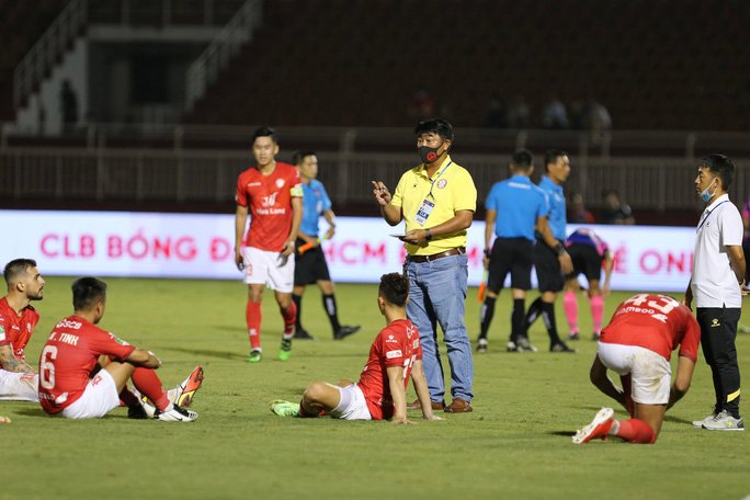 “Cầu thủ Sài Gòn FC vui mừng rơi nước mắt sau khi tiến vào tứ kết Cúp Quốc gia”