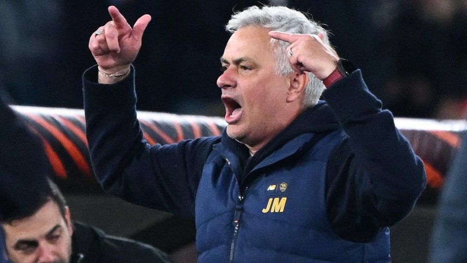 Mourinho đã tìm thấy một điểm dừng mới trước khi rời Roma.