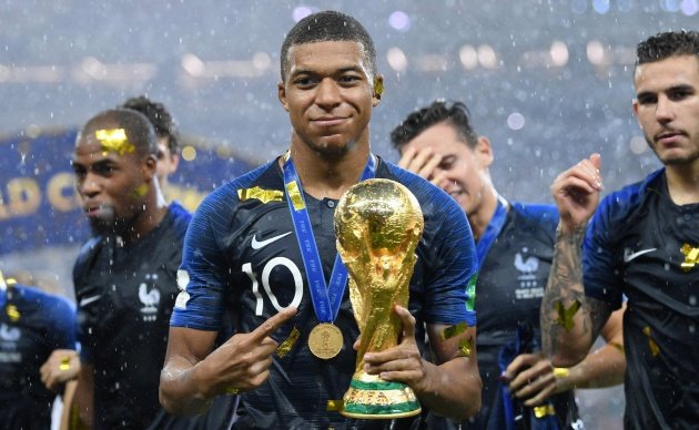 Những thành tựu nổi bật của Mbappe khi đã 25 tuổi là gì?