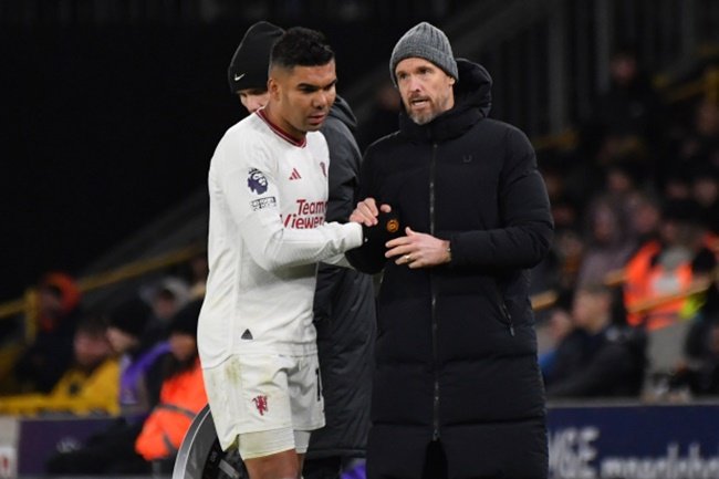 Graeme Souness phát biểu sau khi Casemiro tránh thẻ đỏ