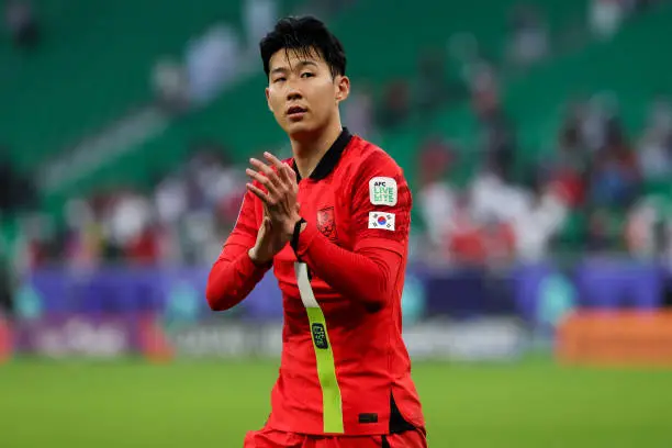 Son Heung-min lọt vào bán kết Asian Cup, nhiều cầu thủ Việt kiều mong muốn thi đấu cho ĐT Việt Nam.