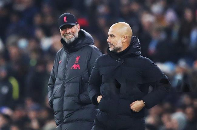 Jurgen Klopp được đánh giá cao hơn Pep Guardiola bởi Gary Neville