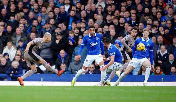 Nguy cơ trừ điểm đang đe dọa Everton