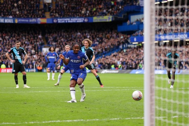 Raheem Sterling tạm biệt CĐV Chelsea với lời xin lỗi chân thành